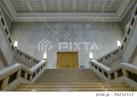 東京国立博物館　本館中央ホール 98232413