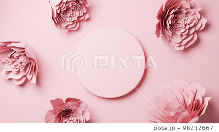 ピンク色の背景にピンク色の紙で作られた複数の花。円柱の台座。春の背景イメージ。俯瞰。（横長） 98232667