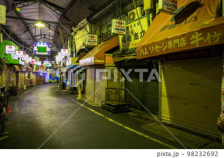 大阪　鶴橋の町並み 98232692