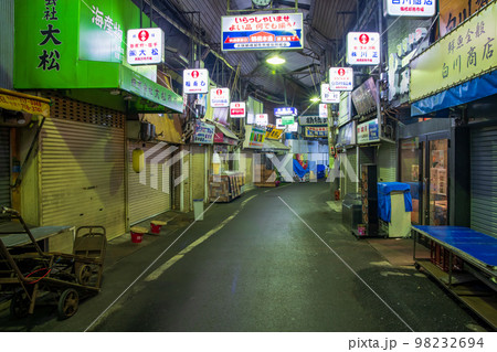 大阪 鶴橋の町並み 大阪 鶴橋の町並み 98232694