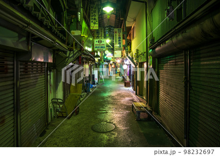 大阪　鶴橋の町並み 98232697