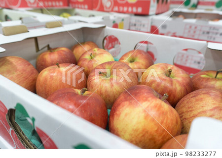 売り場のりんご 売り場のりんご 98233277