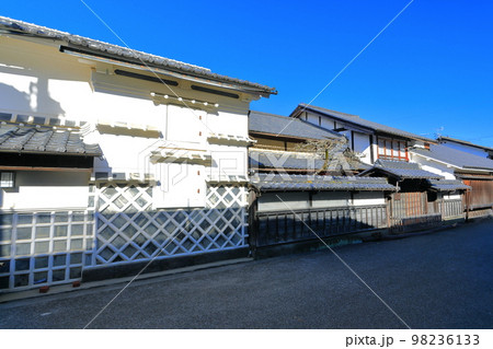 【高知県】晴天の竹村屋住宅（佐川町の酒蔵の道） 98236133