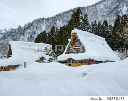 富山_豪雪の五箇山合掌集落 富山_豪雪の五箇山合掌集落 98236185