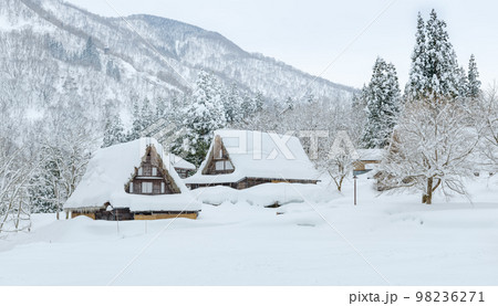 富山_豪雪の五箇山合掌集落 富山_豪雪の五箇山合掌集落 98236271
