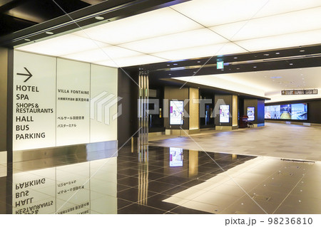 羽田空港から羽田エアポートガーデンへの連絡通路ジャパンプロムナード 98236810