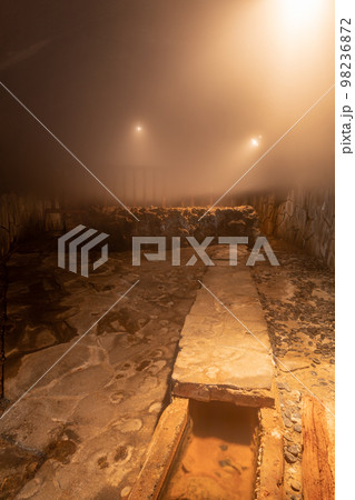 伊豆熱海_日本三大古泉_走り湯の風景 98236872