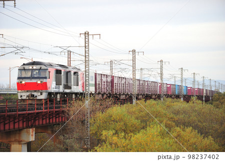 函館本線　江別ー豊幌　JR貨物　DF200-101（鷲別） 98237402