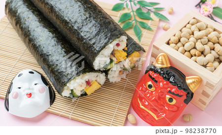 恵方巻き・豆まき 節分イメージ 恵方巻き・豆まき 節分イメージ 98238770
