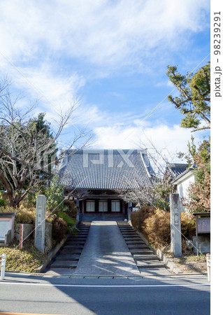 三河一向一揆の寺(愛知県岡崎市 勝鬘寺 )本堂 三河一向一揆の寺(愛知県岡崎市 勝鬘寺 )本堂 98239291