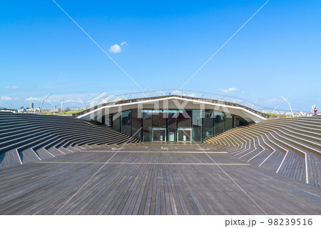 神奈川県 横浜港大さん橋国際客船ターミナル くじらのせなか 神奈川県 横浜港大さん橋国際客船ターミナル くじらのせなか 98239516