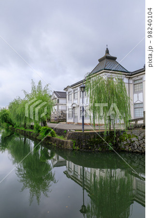 岡山_早朝の静かな倉敷美観地区の風景 岡山_早朝の静かな倉敷美観地区の風景 98240104