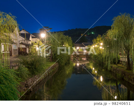 岡山_倉敷美観地区の夕景絶景 98240651
