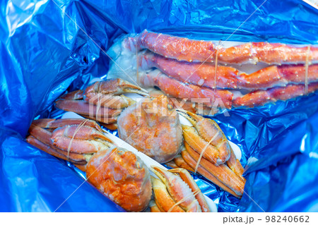 海の幸 冷凍のタラバガニとズワイガニ 海の幸 冷凍のタラバガニとズワイガニ 98240662