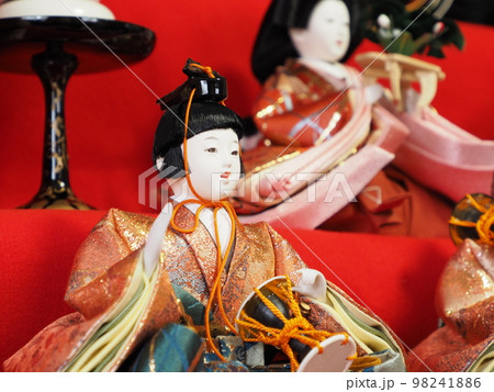 雛人形の五人囃子(大鼓) 雛人形の五人囃子(大鼓) 98241886