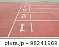 スポーツ 陸上 ランニング 98241969