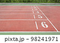 スポーツ 陸上 ランニング 98241971