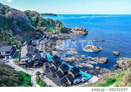 石川県能登半島　珠洲岬　ランプの宿と空中展望台　スカイバードからの眺め 98242037
