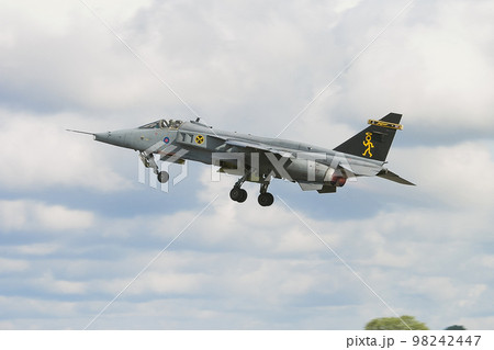 イギリス空軍ジャギュアGR.3A離陸 イギリス空軍ジャギュアGR.3A離陸 98242447