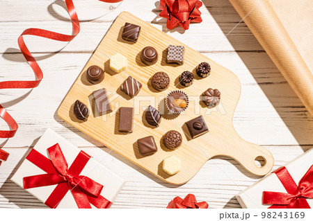 手作りバレンタインチョコのイメージ 98243169