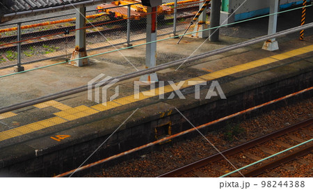誰も乗らない、降りないローカル駅 98244388