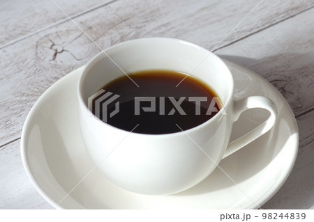 ホットコーヒーのアップ 98244839
