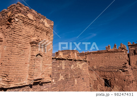 An old kasbah in the middle of a traditional Berber village 98247431