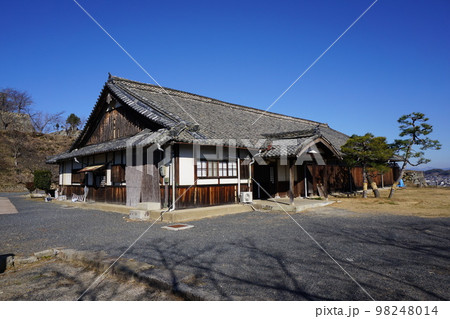 鶴山館(鶴山公園内にある東京の大学に進学している岡山県にゆかりのある学生のための学生自治寮) 鶴山館(鶴山公園内にある東京の大学に進学している岡山県にゆかりのある学生のための学生自治寮) 98248014