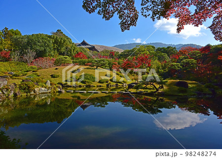 奈良の紅葉 奈良公園 依水園の紅葉 奈良の紅葉 奈良公園 依水園の紅葉 98248274