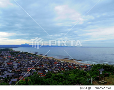 奉納山公園より望む街並み(島根県出雲市) 98252758