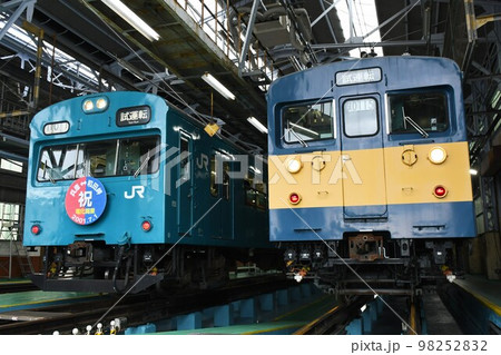 車両基地で並ぶ和田岬線の103系と145系 車両基地で並ぶ和田岬線の103系と145系 98252832