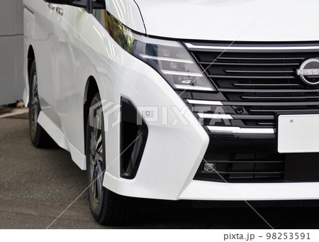 自動車イメージ 日産6代目セレナのフロントマスク 自動車イメージ 日産6代目セレナのフロントマスク 98253591