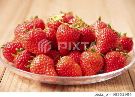 苺　たくさん　集合 98253904