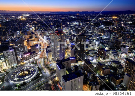 浜松市　アクトタワー展望回廊からの夜景（浜松城方面） 98254261