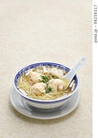 香港式海老ワンタン麺 98256317