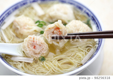 香港式海老ワンタン麺 香港式海老ワンタン麺 98256318