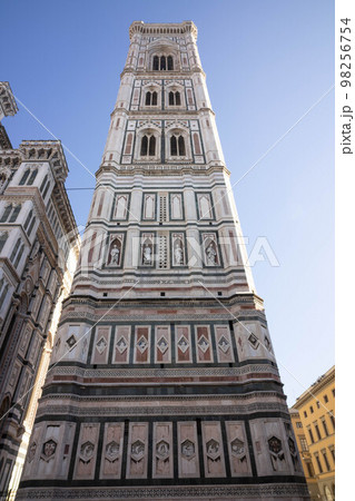 View of the Florence Cathedral, Cattedrale di Santa Maria del Fiore, Florence, Italy View of the Florence Cathedral, Cattedrale di Santa Maria del Fiore, Florence, Italy 98256754