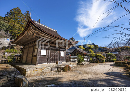 天恩寺 (岡崎市)　仏殿と山門 98260832