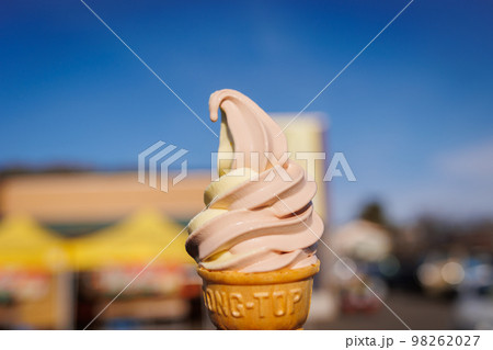 嶽きみとマロンのミックスソフトクリーム（青森県弘前市） 98262027