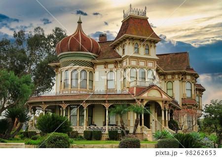 ロサンゼルス近郊のビクトリア様式のプチホテル　カルフォルニア州レットランズ 98262653