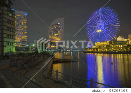 横浜みなとみらいの夜景 横浜みなとみらいの夜景 98263168