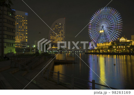 横浜みなとみらいの夜景 横浜みなとみらいの夜景 98263169