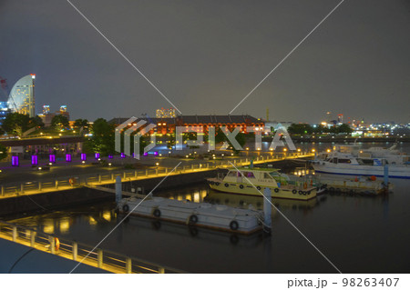 横浜みなとみらいの夜景　　 98263407