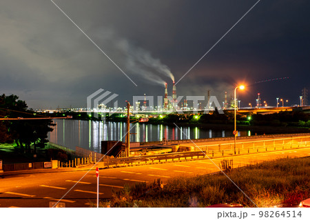 《大阪府》堺泉北臨海工業地帯　工場夜景 98264514