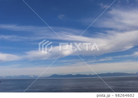 晴れ 波 浜 98264602