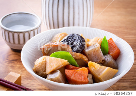 がめ煮を食べる がめ煮を食べる 98264857