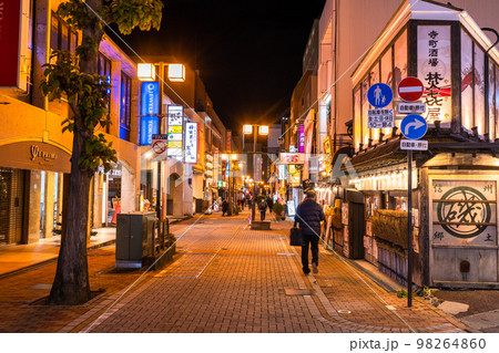 《長野県》長野駅前二線路通り・夜の飲食店街 98264860