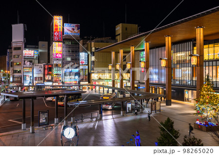 《長野県》夜の長野駅前・都市風景 《長野県》夜の長野駅前・都市風景 98265020