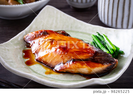 鰤の照り焼き 鰤の照り焼き 98265225