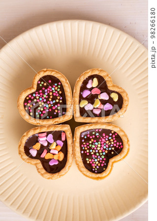 手作りチョコレート　chocolate 98266180